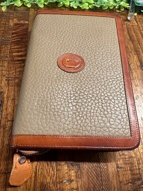 Y2K Vintage Dooney & Bourke Pebbled Leather Zip Folio